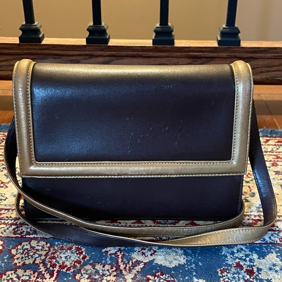 Valentino Garavani Handbags - Vintage Valentino Garvanni leather bag